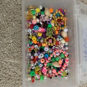 BEAD CONFETTI $5 for 7 scoops